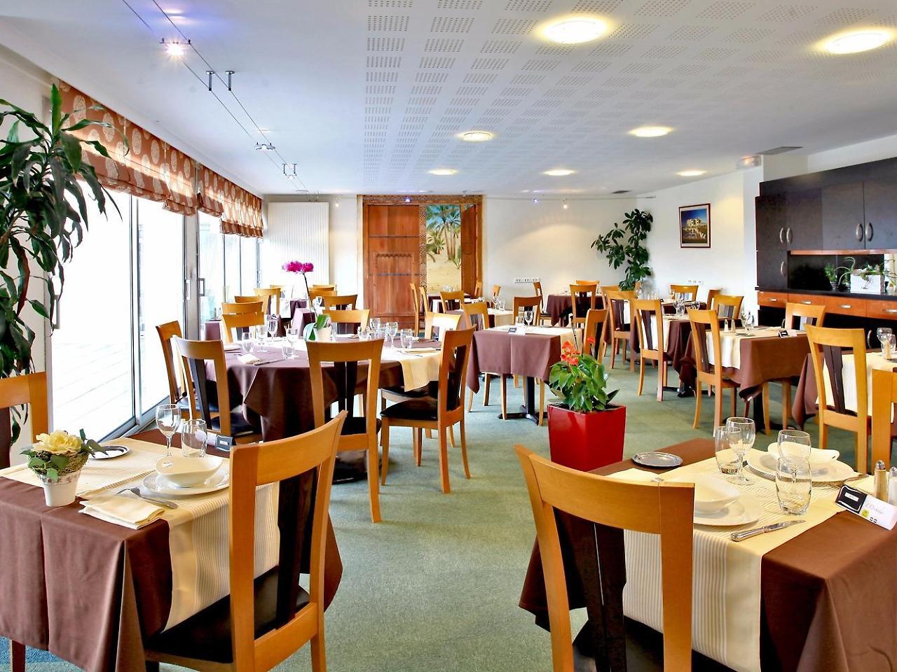 Logis Hotel Restaurant Aloe レ・ゼルビエ エクステリア 写真