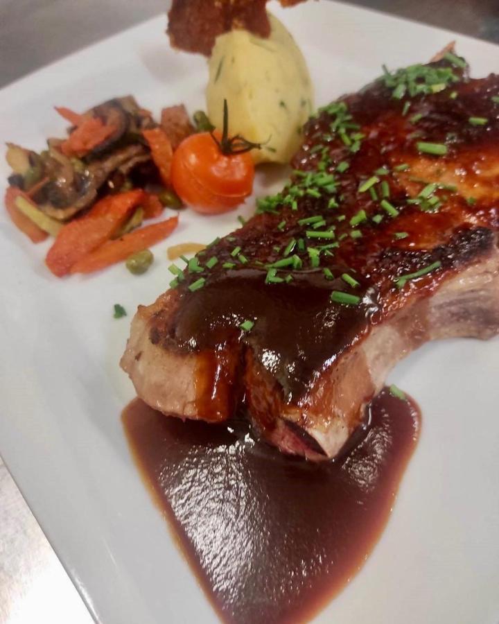 Logis Hotel Restaurant Aloe レ・ゼルビエ エクステリア 写真