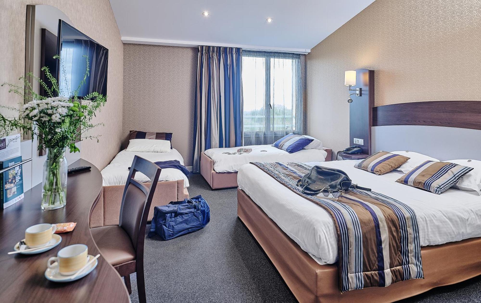 Logis Hotel Restaurant Aloe レ・ゼルビエ エクステリア 写真