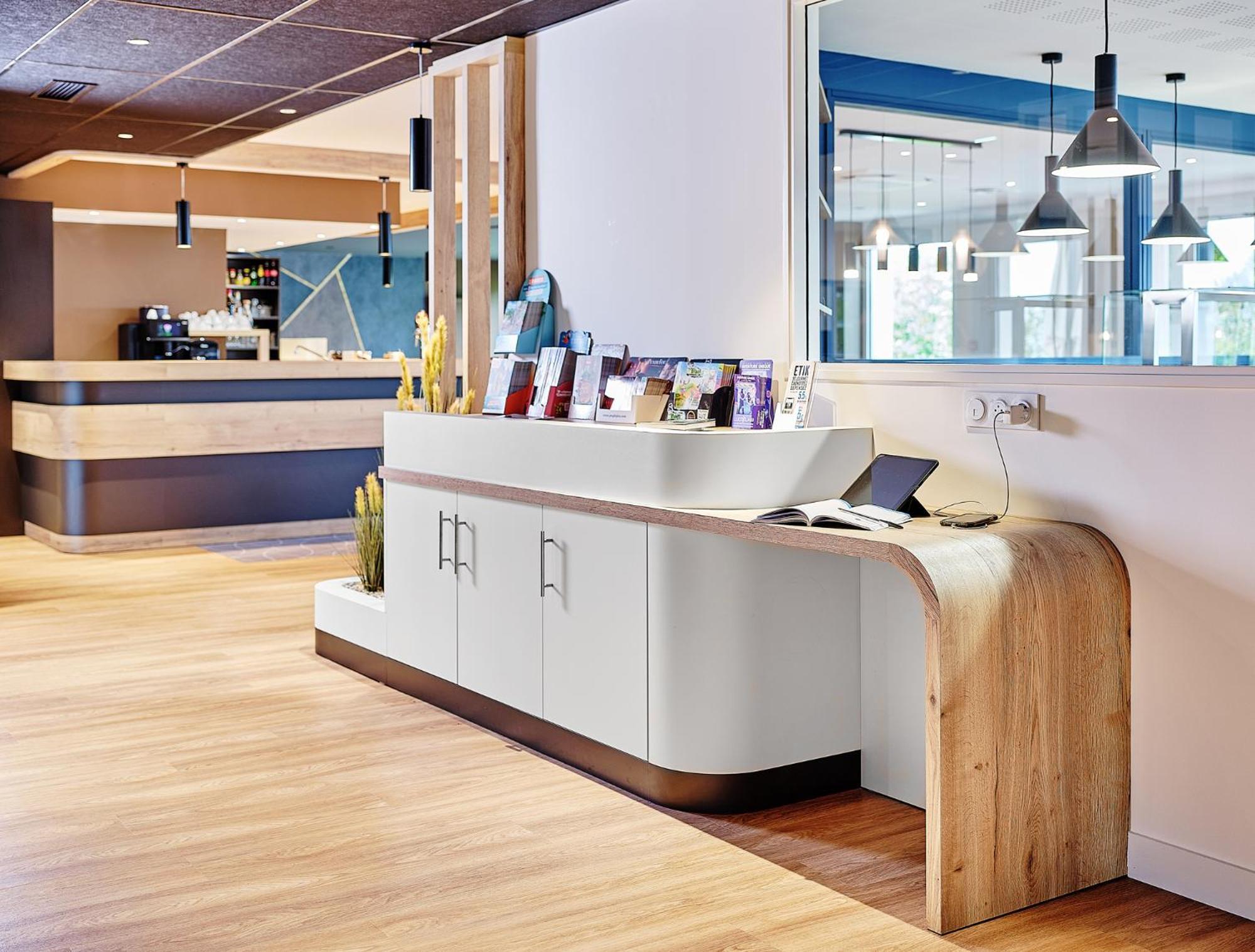Logis Hotel Restaurant Aloe レ・ゼルビエ エクステリア 写真