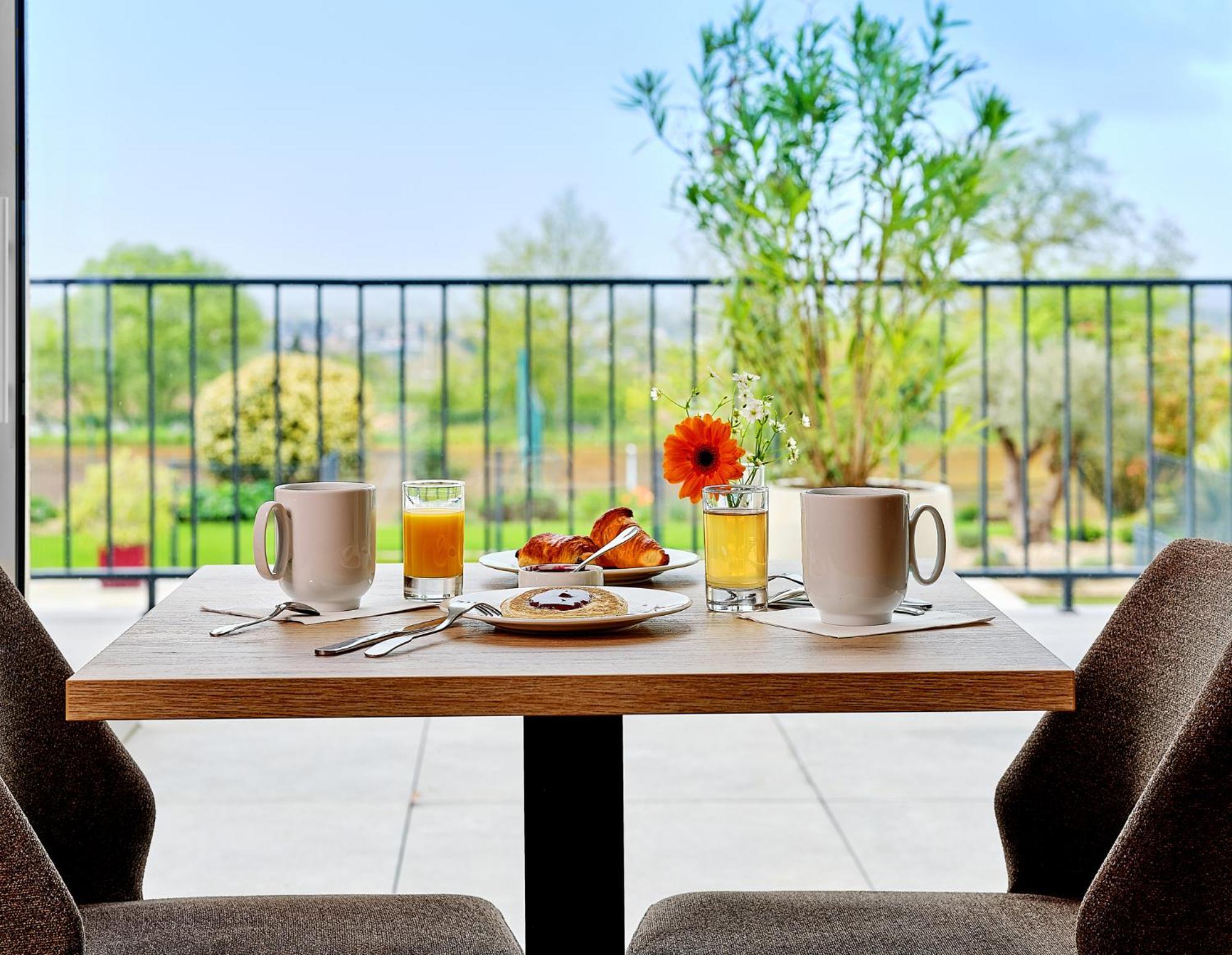Logis Hotel Restaurant Aloe レ・ゼルビエ エクステリア 写真